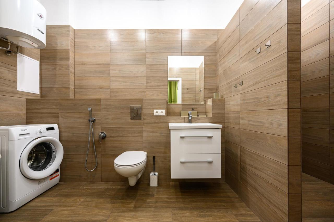 Ferienwohnung Gagarin Plaza 63 Odessa Exterior foto